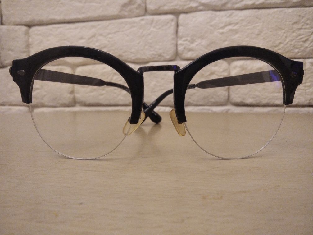 Стильные имиджевых очки