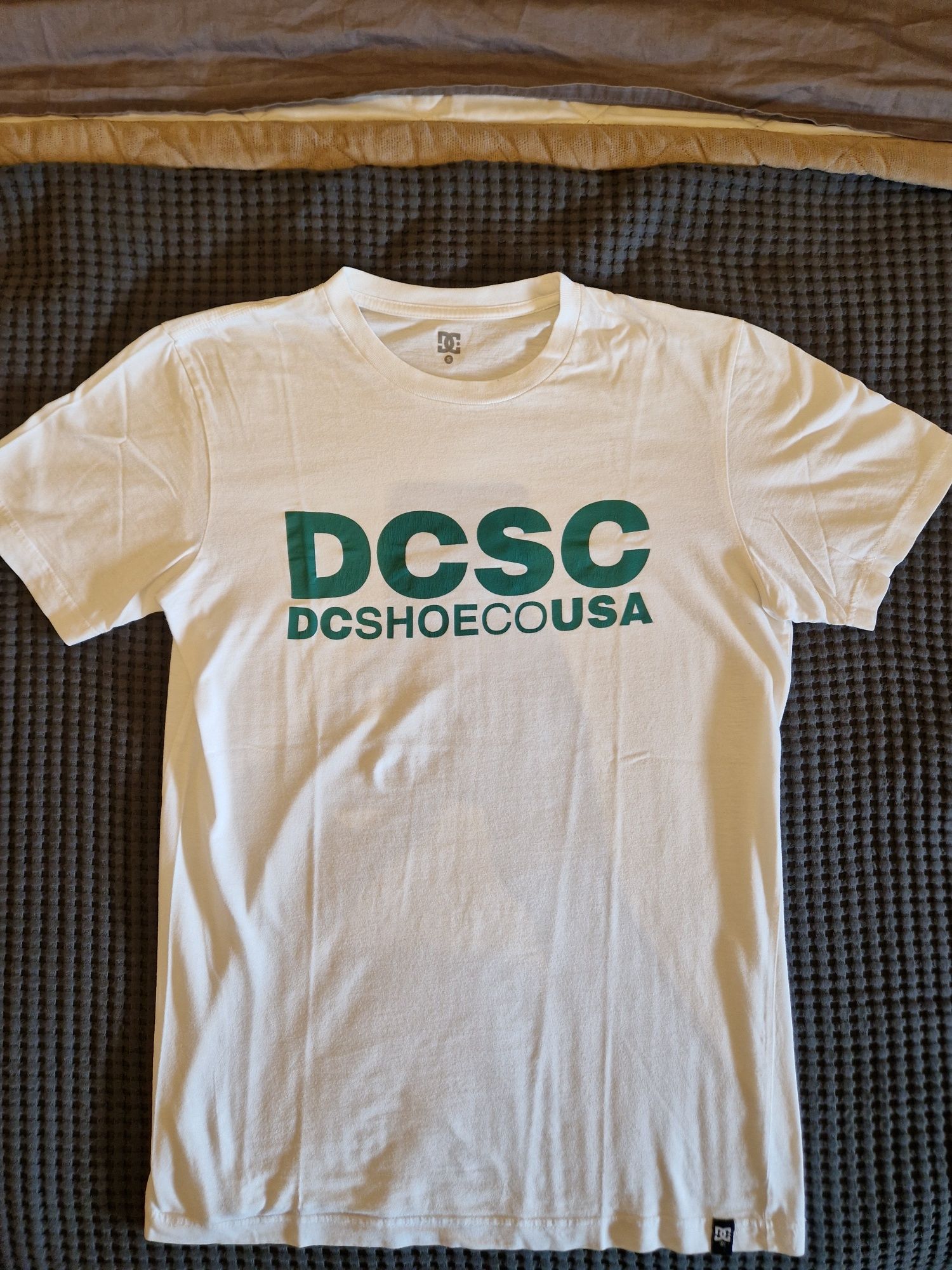 T-shirt DC Shoes branca - tamanho S