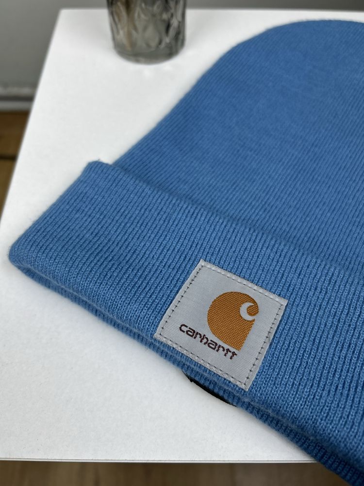Błękitna niebieska czapka beanie carhartt