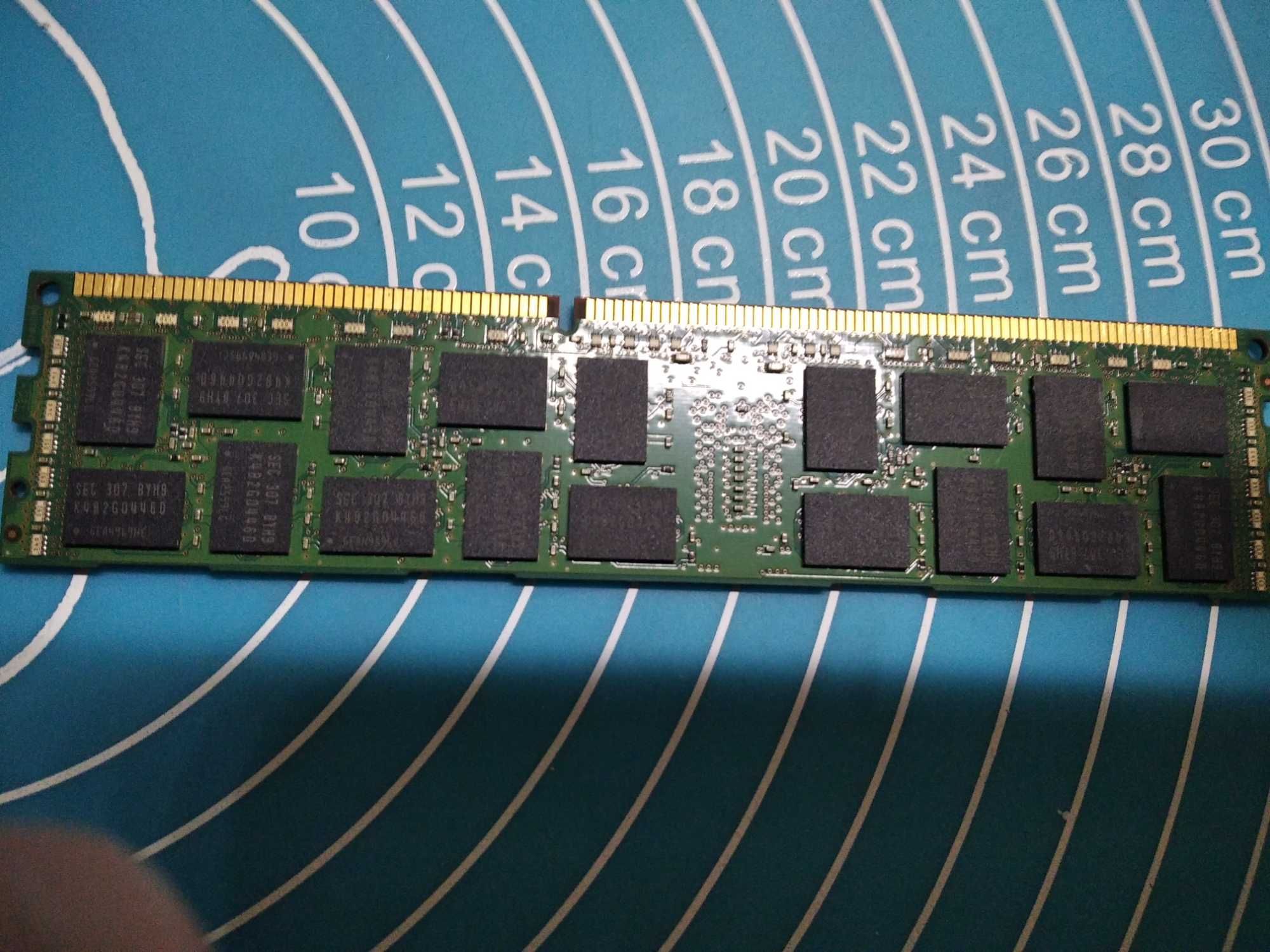 Серверна оперативна пам'ять Samsung 8GB DDR3 (M393B1K70DH0-YH9)