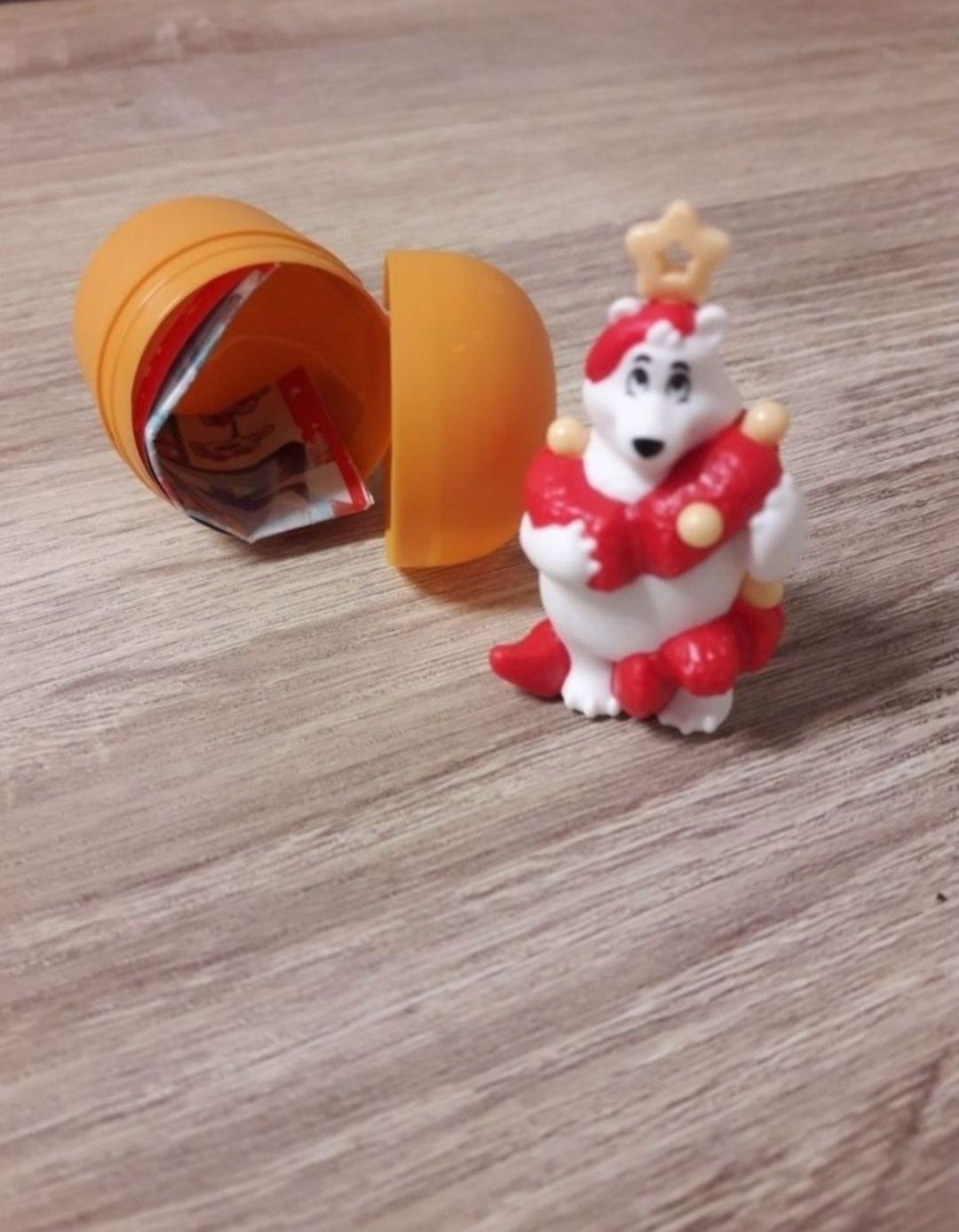 Киндер новогодний мишка с капсулой и вкладышем
