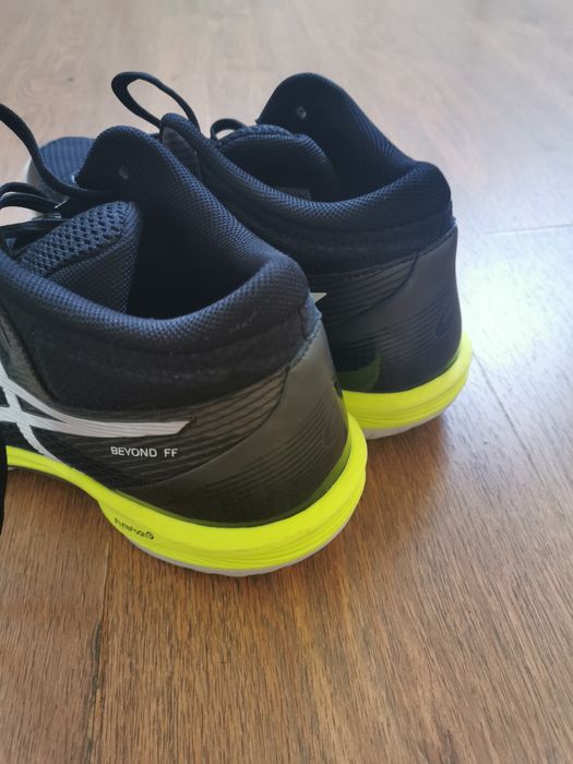 Sprzedam buty Asics Beyond FF
