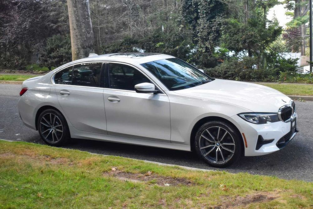 BMW 3 Series 330i xDrive      2020