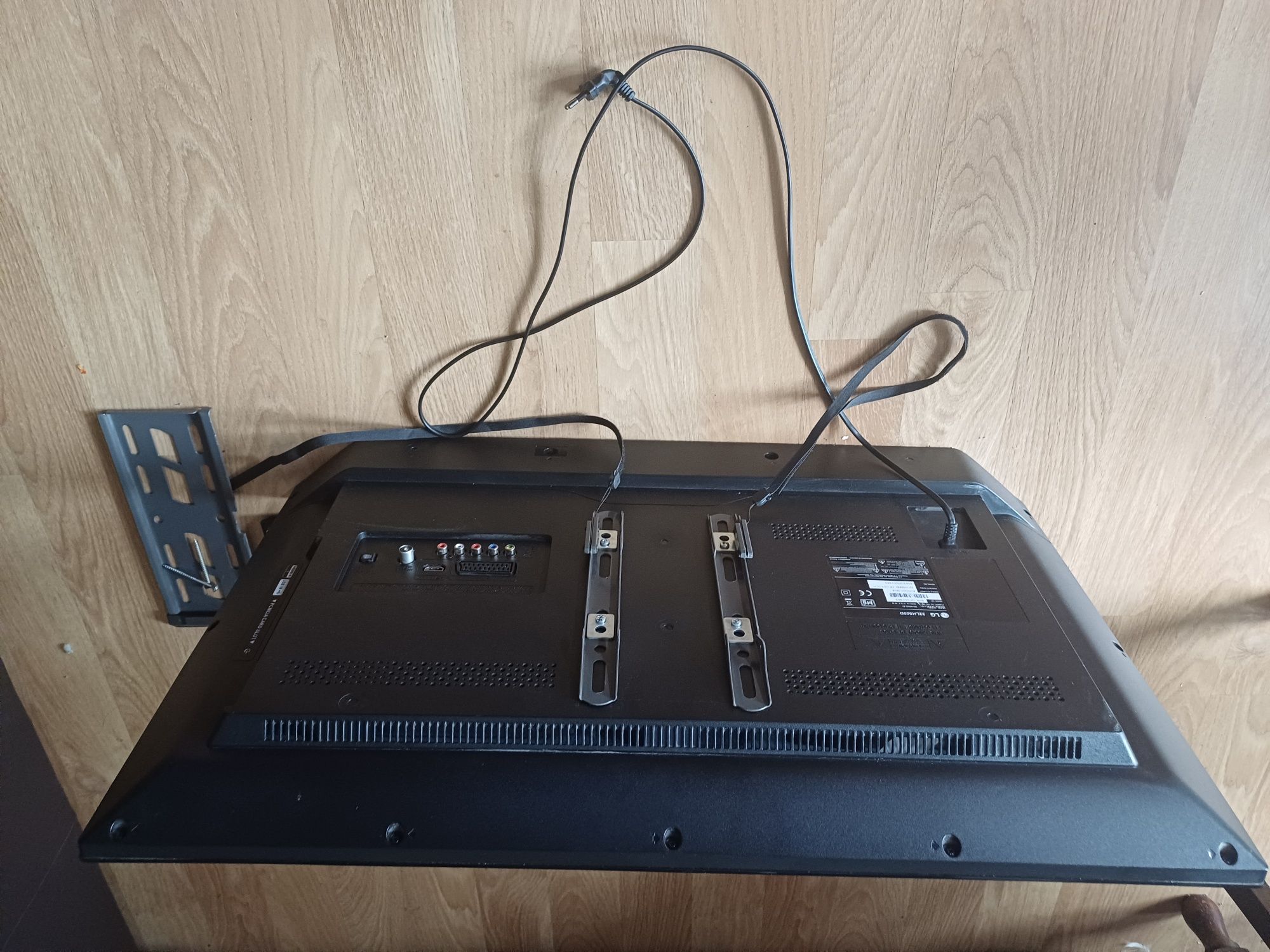 Telewizor LG 32" LED + uchwyt ścienny + pilot – sprawny | Model 32LH50