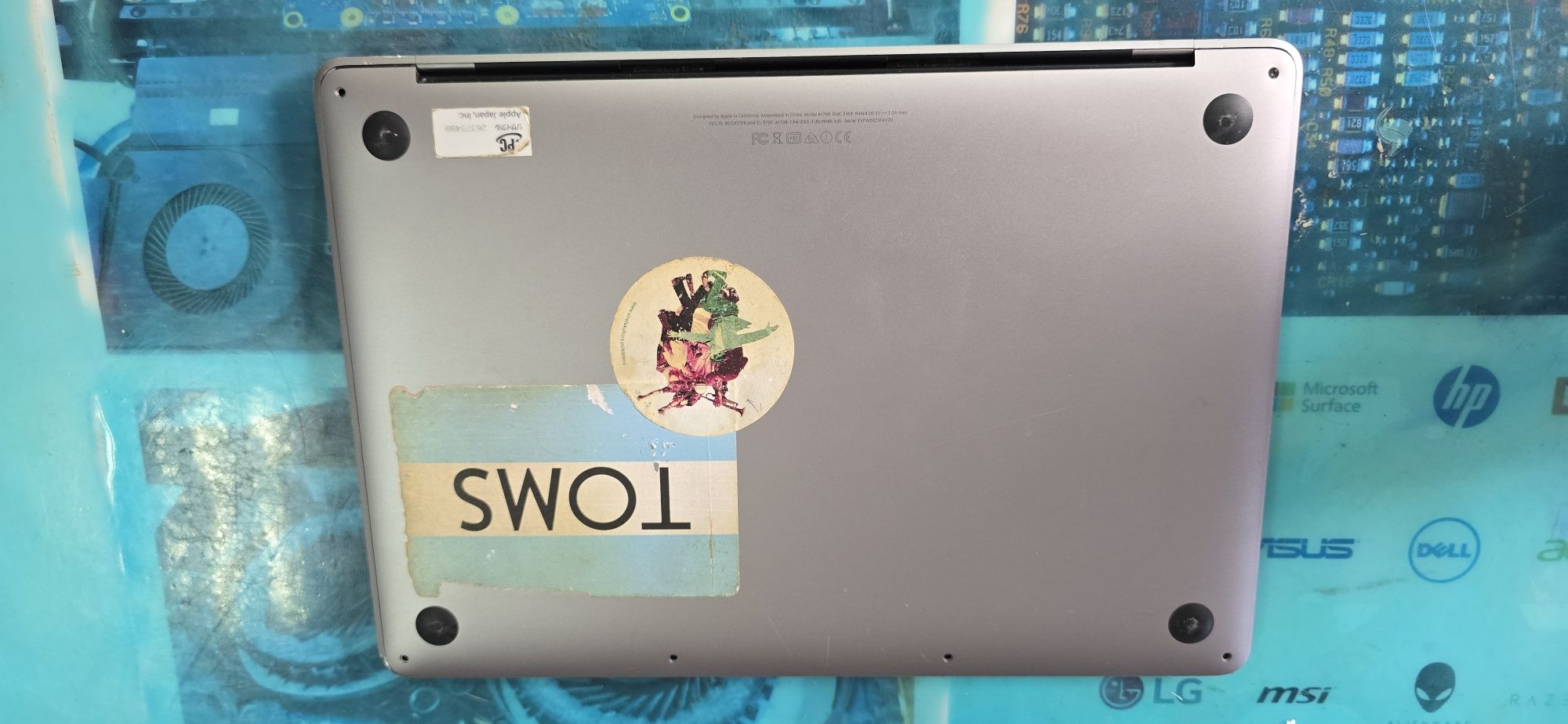 2017 Apple Macbook pro A1708