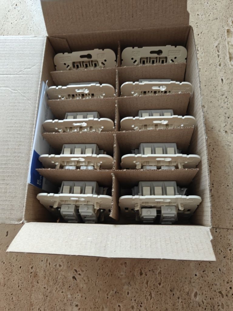 10 Comandos de estores eléctricos EFAPEL 21290
