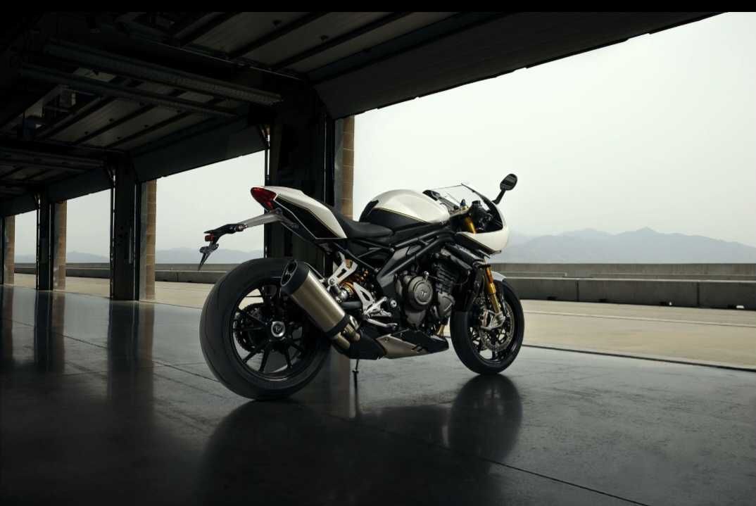 Triumph Speed Triple 1 200 RR