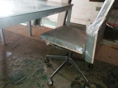Комплект мебели руководителя кресло стол стул Италия
