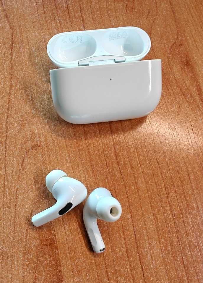 Apple AirPods Pro with Wireless Charging Case – MWP22TY - Branco