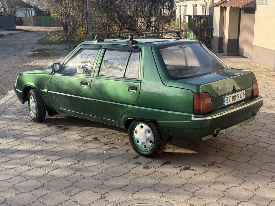 Заз Славута 2003 год. 1.2 Бензин.