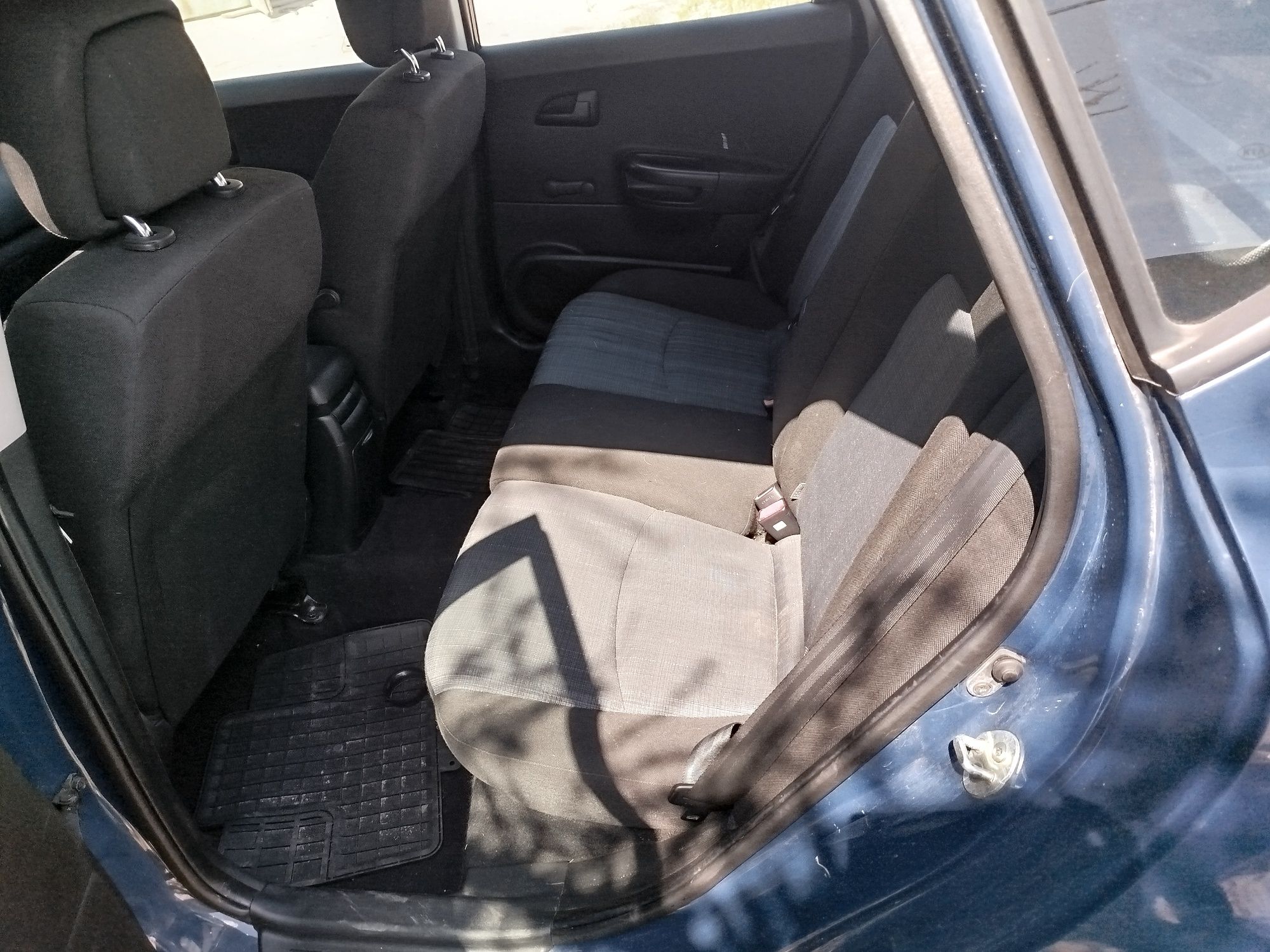 Kia Cee'd kombi granatowy