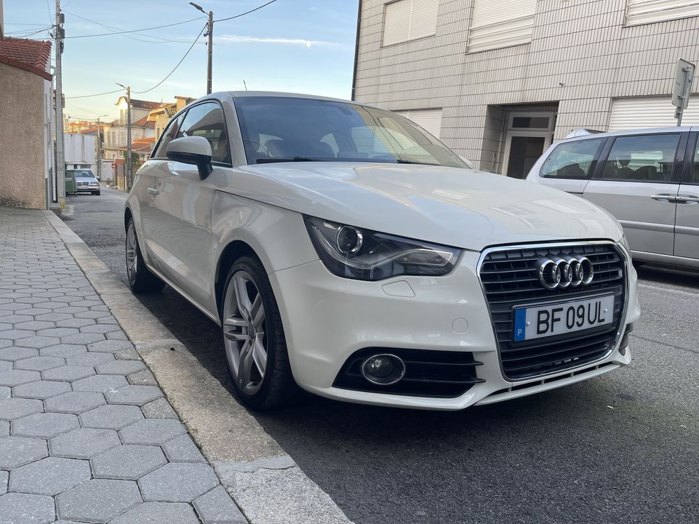 Audi A1 1.6 tdi 105cv versão sline exterior e interior