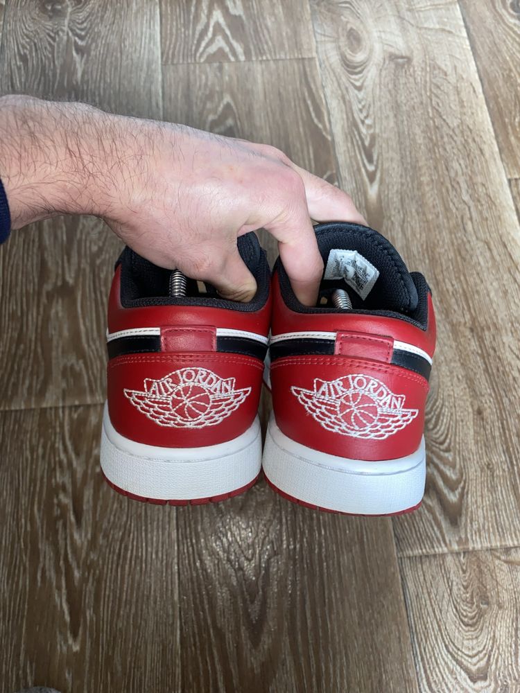 Jordan 1 Low Bred Toe