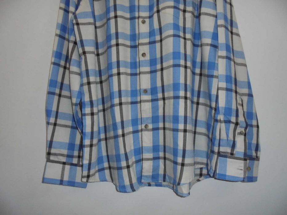 camisa de homem nova com etiqueta