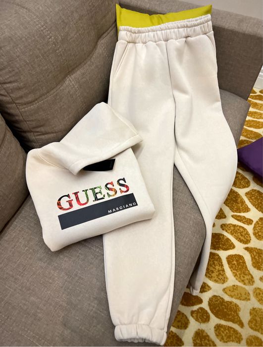 Теплый костюм Guess на флисе Новый