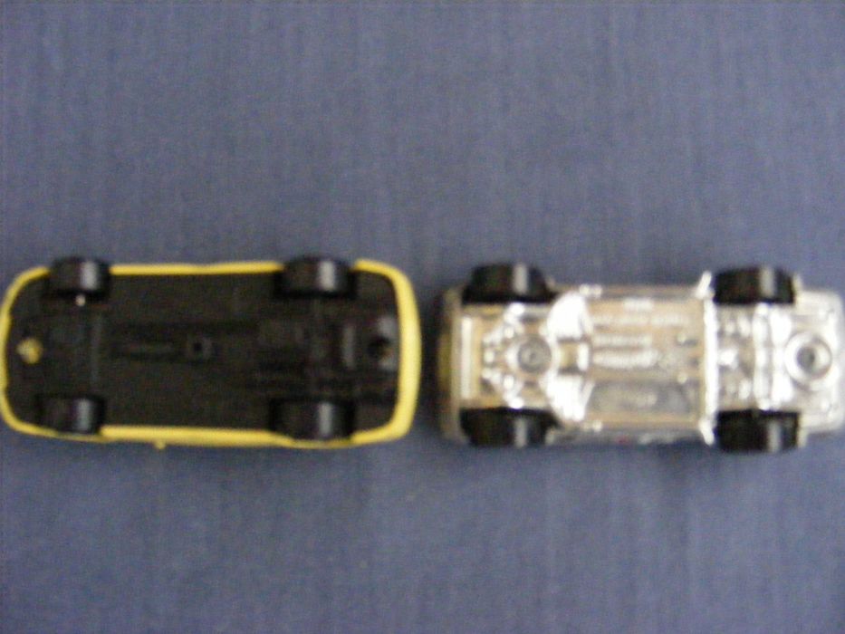 8 Miniaturas de carros - antigas e impecáveis