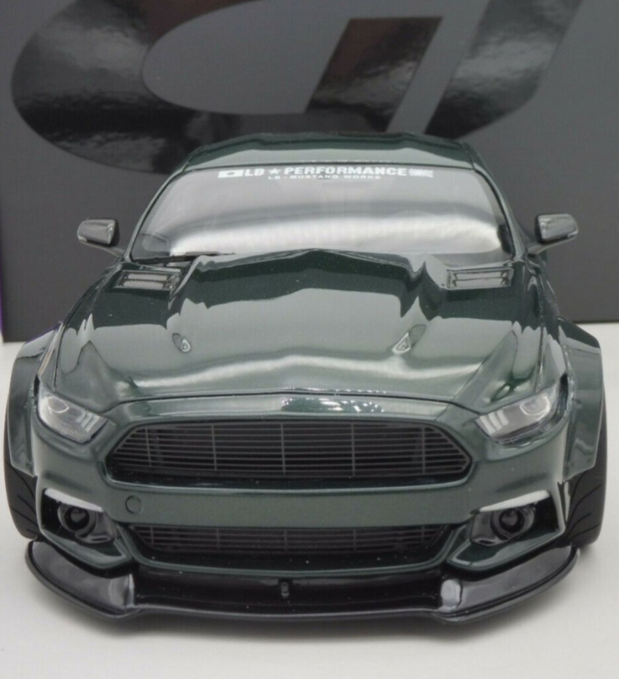 Miniatura Ford Mustang 1:18