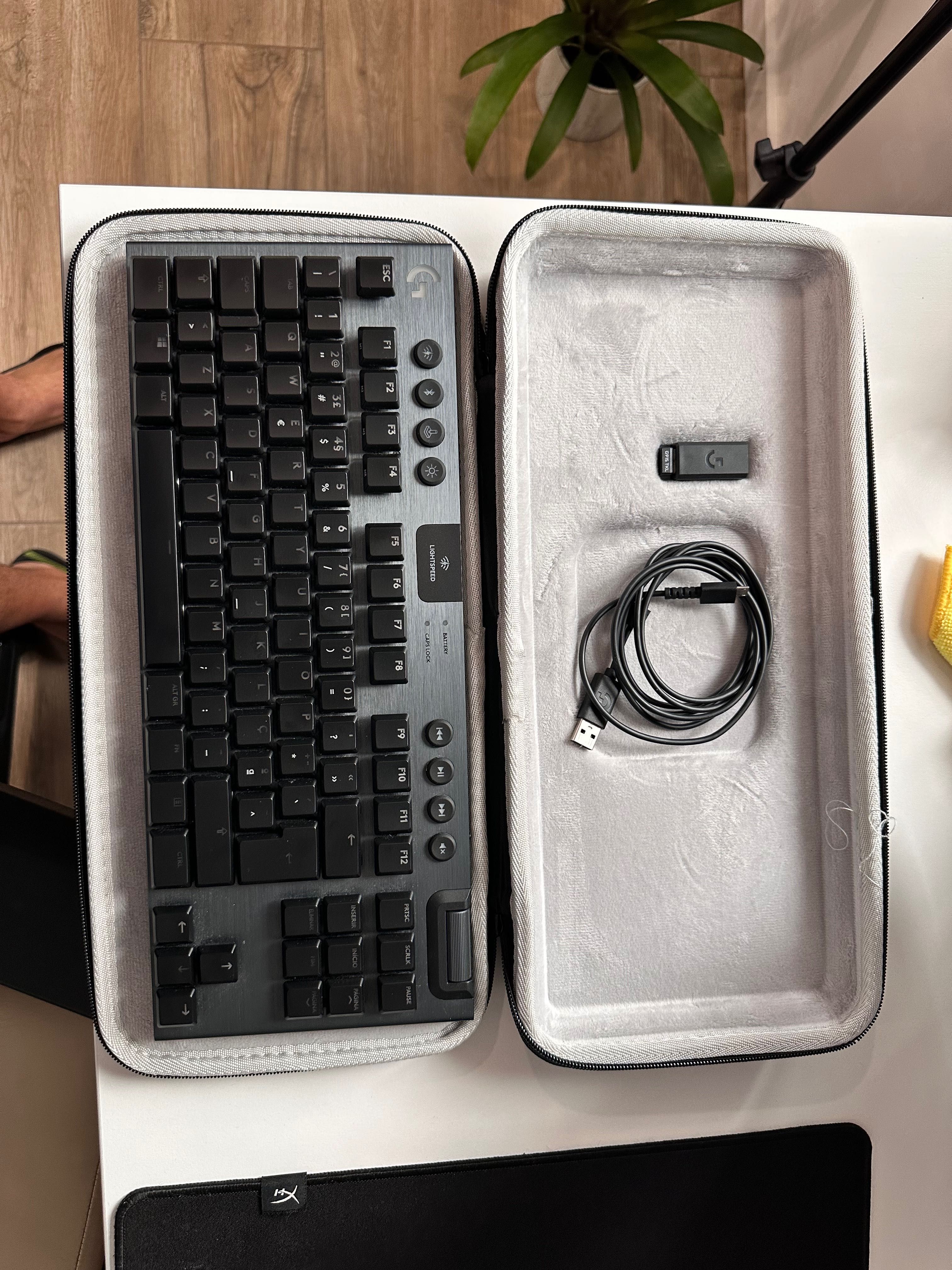 Teclado Logitech G915 TKL – Com fatura e garantia até 04/05/2026