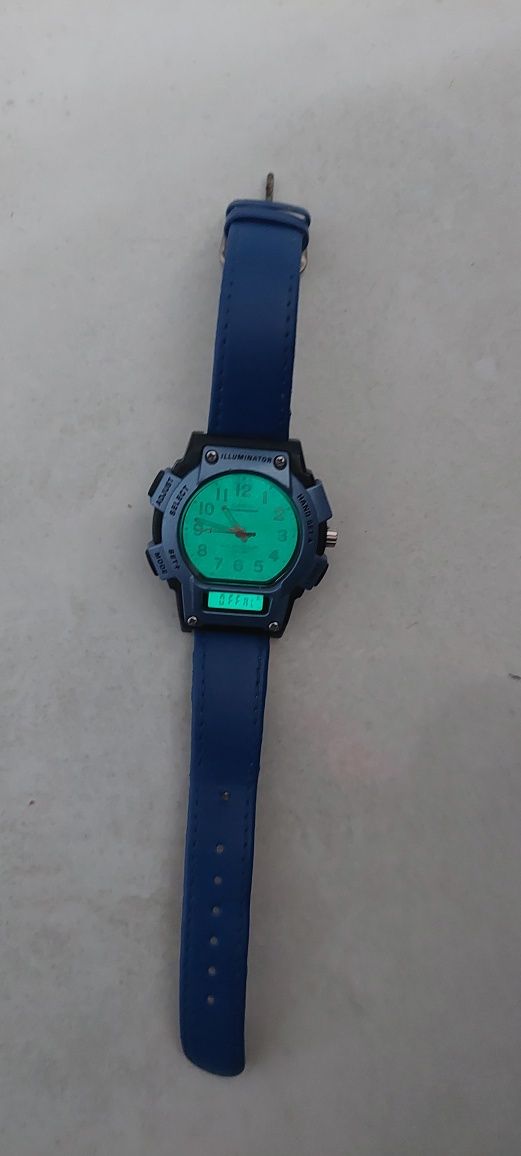 Zegarek casio AQ-150W podświetlany analogowo cyfrowy
