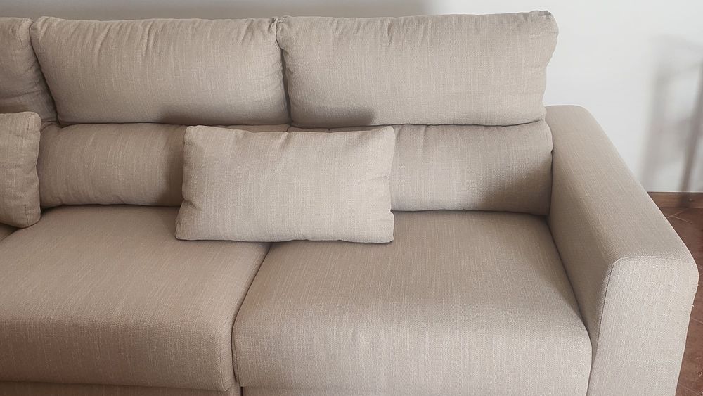 Sofá Eskilstuna 3 lugares com chaise-longue bege - como novo