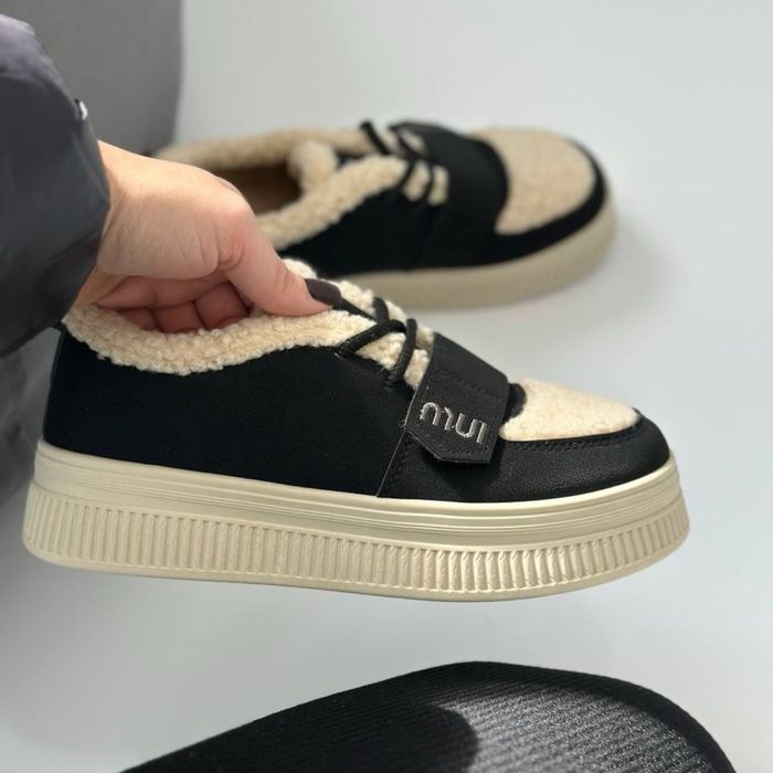 Кросівки, угги в стилі міу