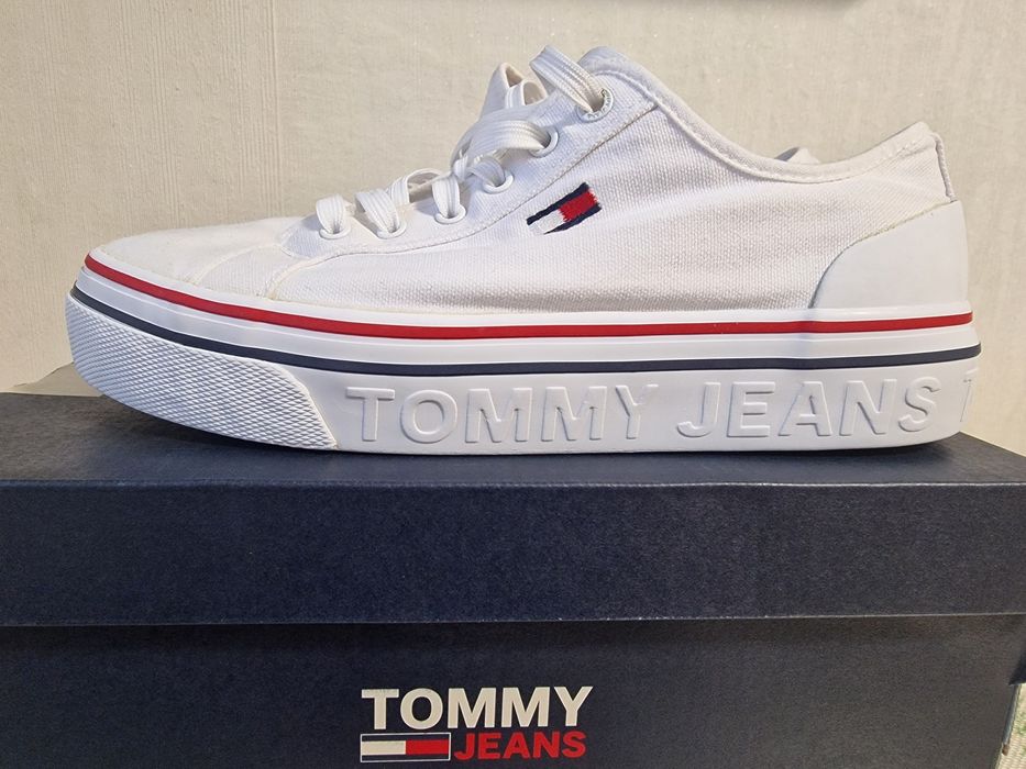 Продам кеди Tommy jeans. Розмір 41