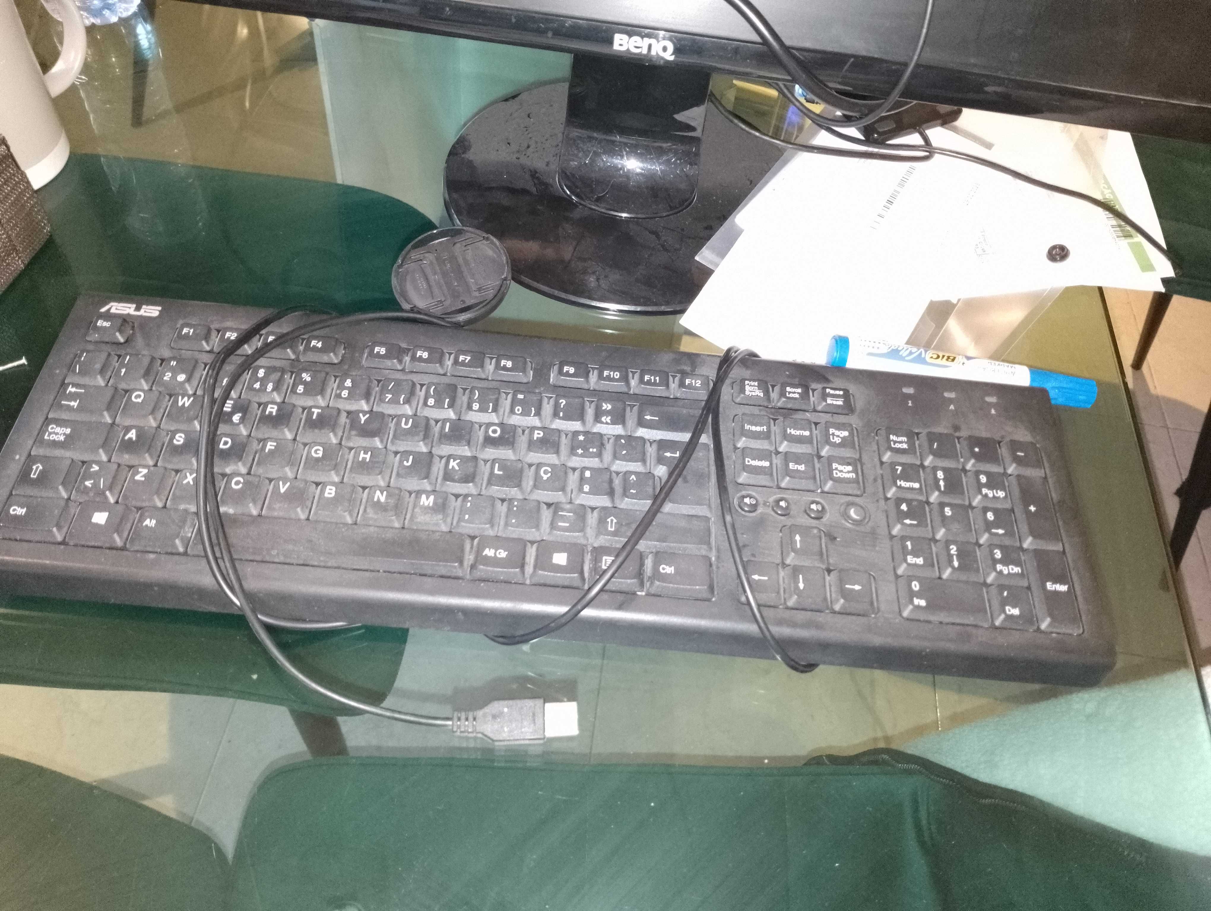 Computador - Torre Asus, Teclado Asus, Rato, Monitor Benq - 150 euros