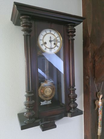 Stary zegar w pełni sprawny