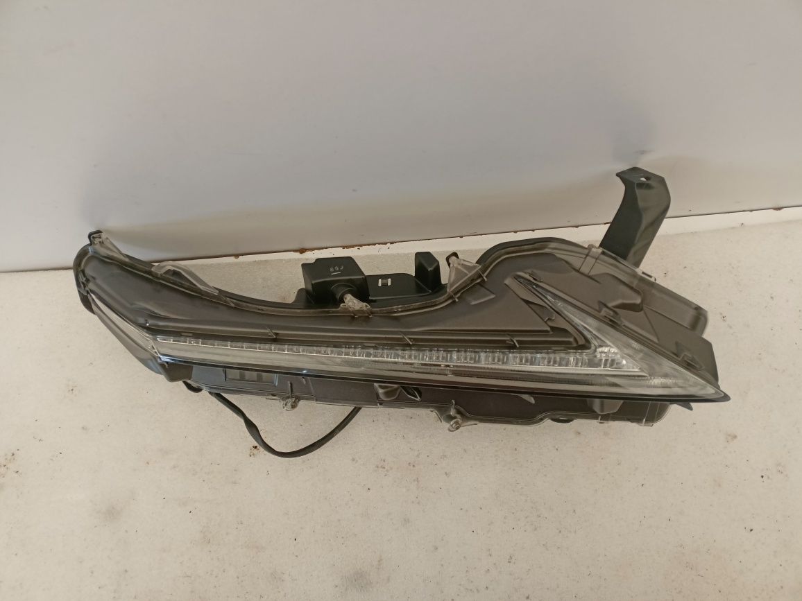 Lexus NX I 1 halogen prawy LED DRL kierunkowskaz 4 PIN migacz