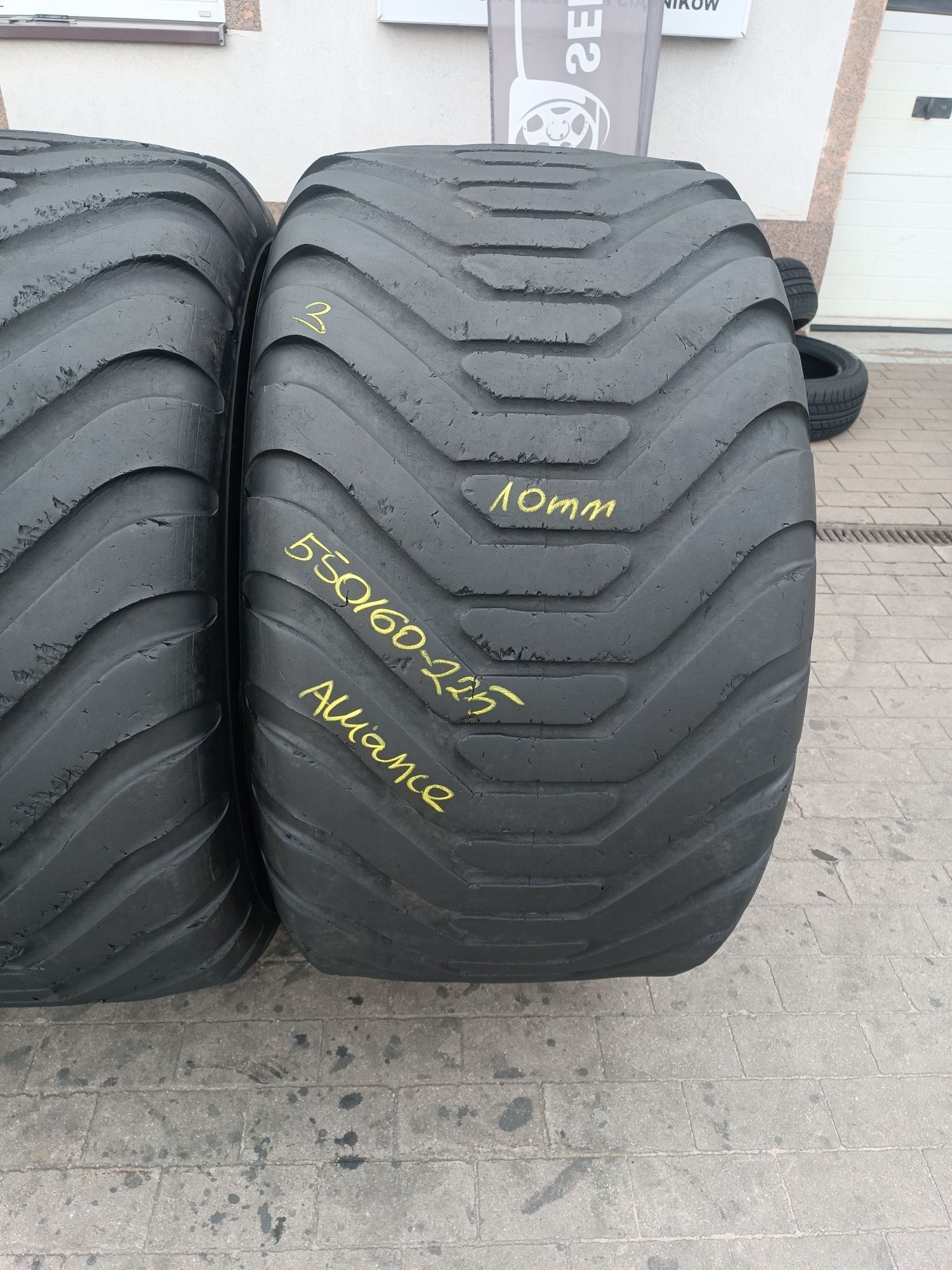 550/60-22.5 Alliance Flotation 328 550/60R22.5