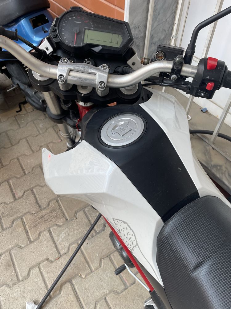 Vendo ou troco Benelli tnt 125