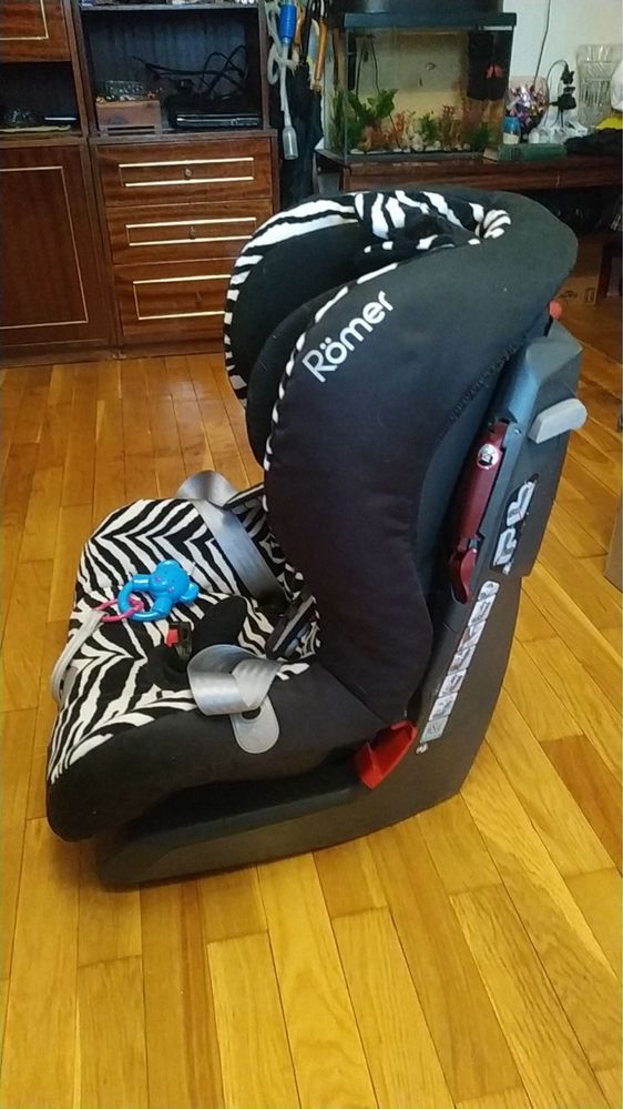 Britax Römer Zebra автокресло