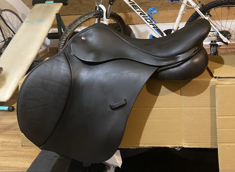 Siodło skokowe Kent&Masters jump 17 cali brązowe