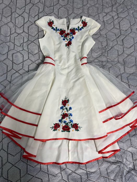 Сукня-вишиванка