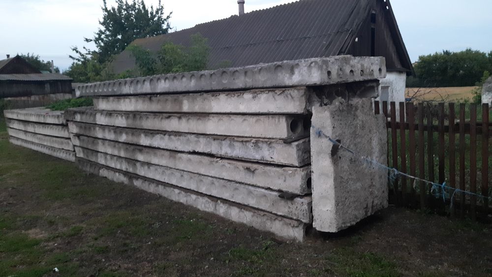 Продам плиты аэродромка 14000грн за 1шт,плиты перекрытия 4000грн за 1