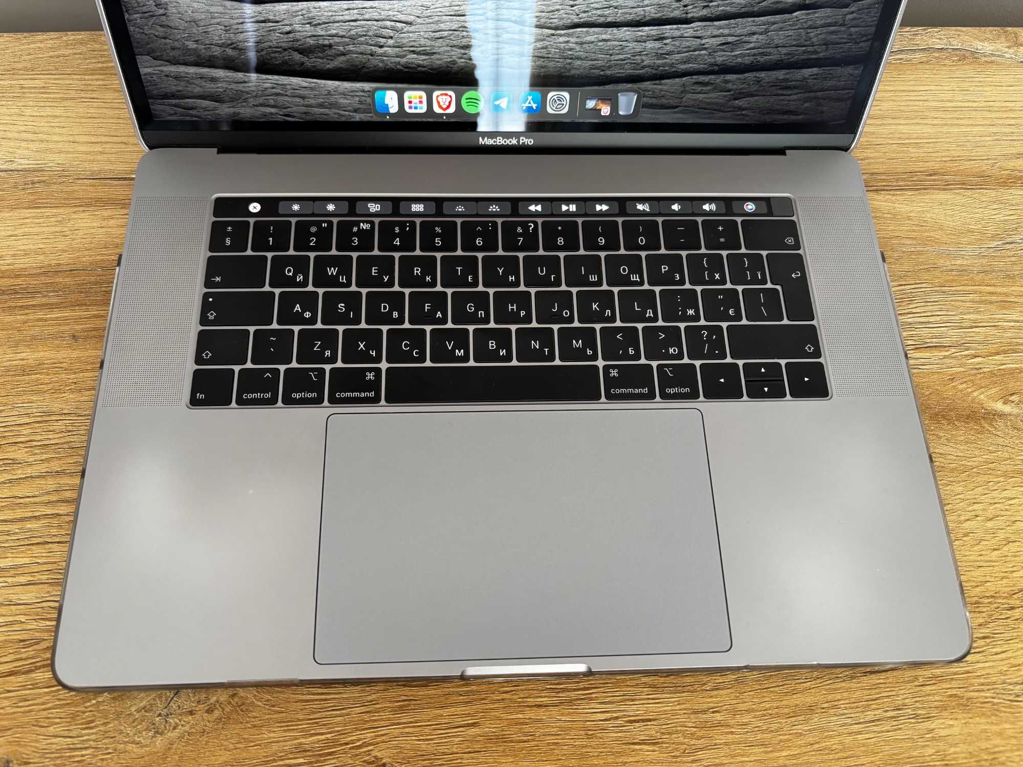 Macbook Pro 2019 16/256 ТЕРМІНОВО!