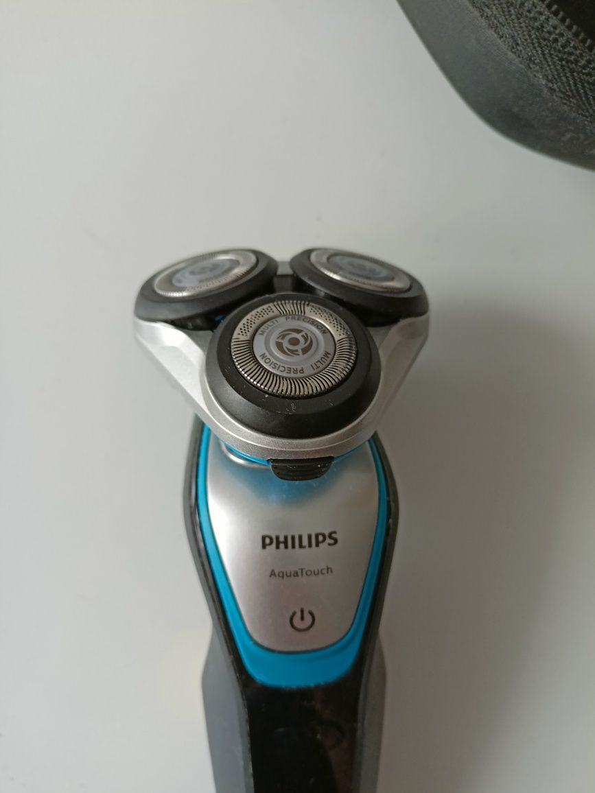 Golarka Philips Aquatouch