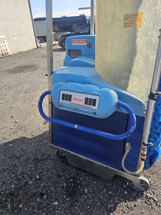 Top.Myjnia tir mobilna szczotka z napedem ciężarową diesel