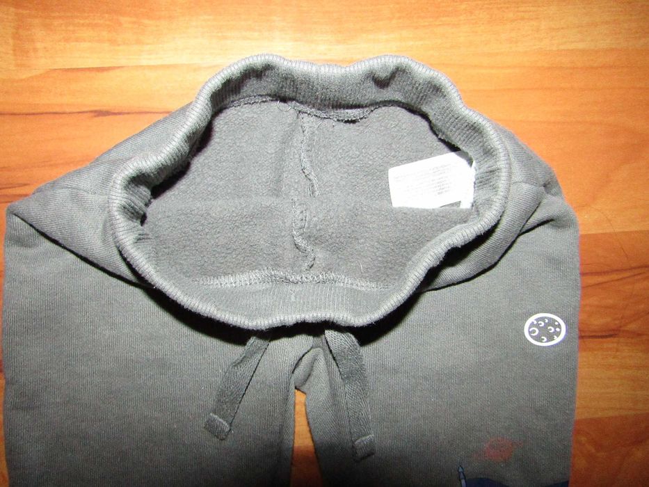 Детский спортивный костюм фирмы " Disney "  на ребенка 12 - 18 месяев