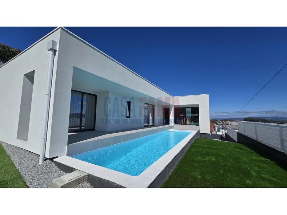 Moradia Nova T3 em Brufe com piscina