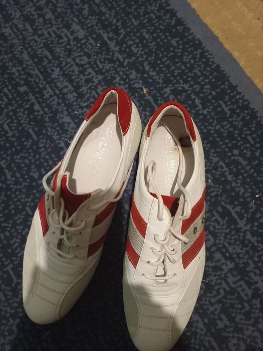 Кросівки для спорту