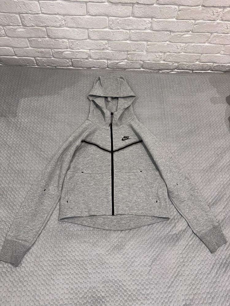 Dres Nike Tech Fleece -szary, okazja