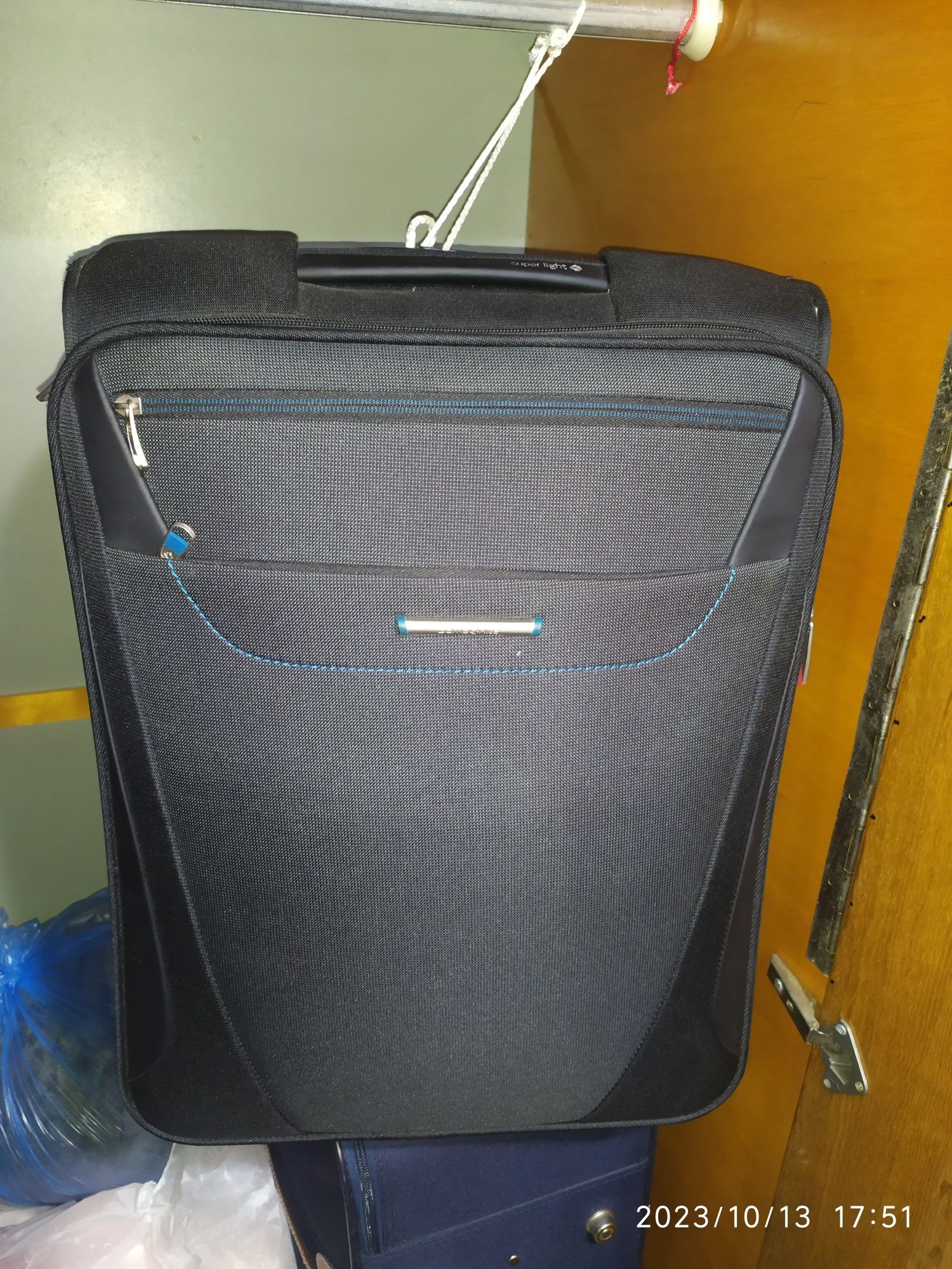 Samsonite компактний чемодан