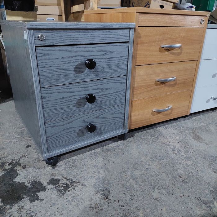 Шкафи  тумбочки для інструментів