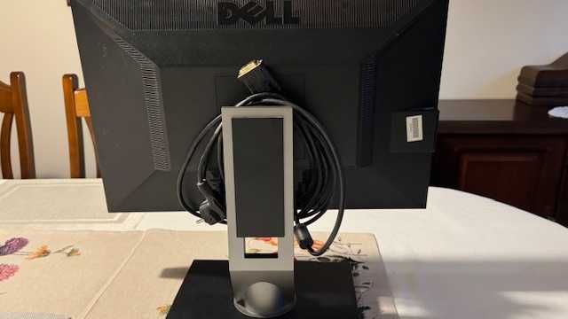 Monitor DELL P2210