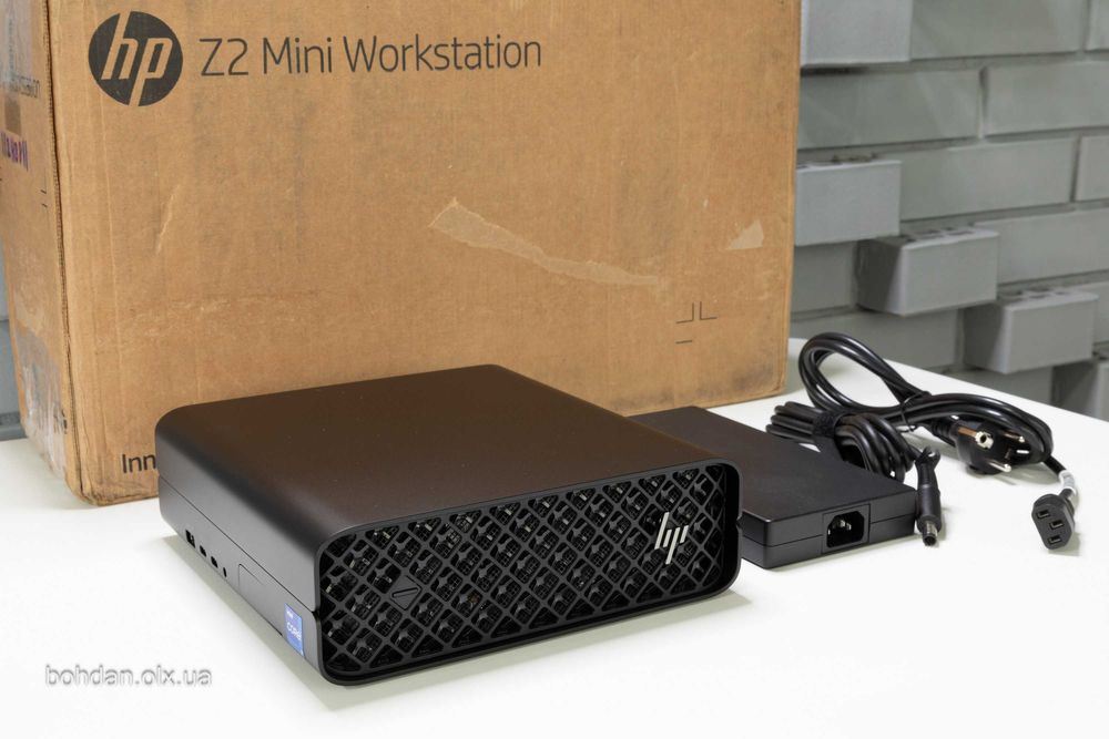 HP Z2 Mini G9 i5-12500 32GB 256GB T400-4GB WiFi W11P