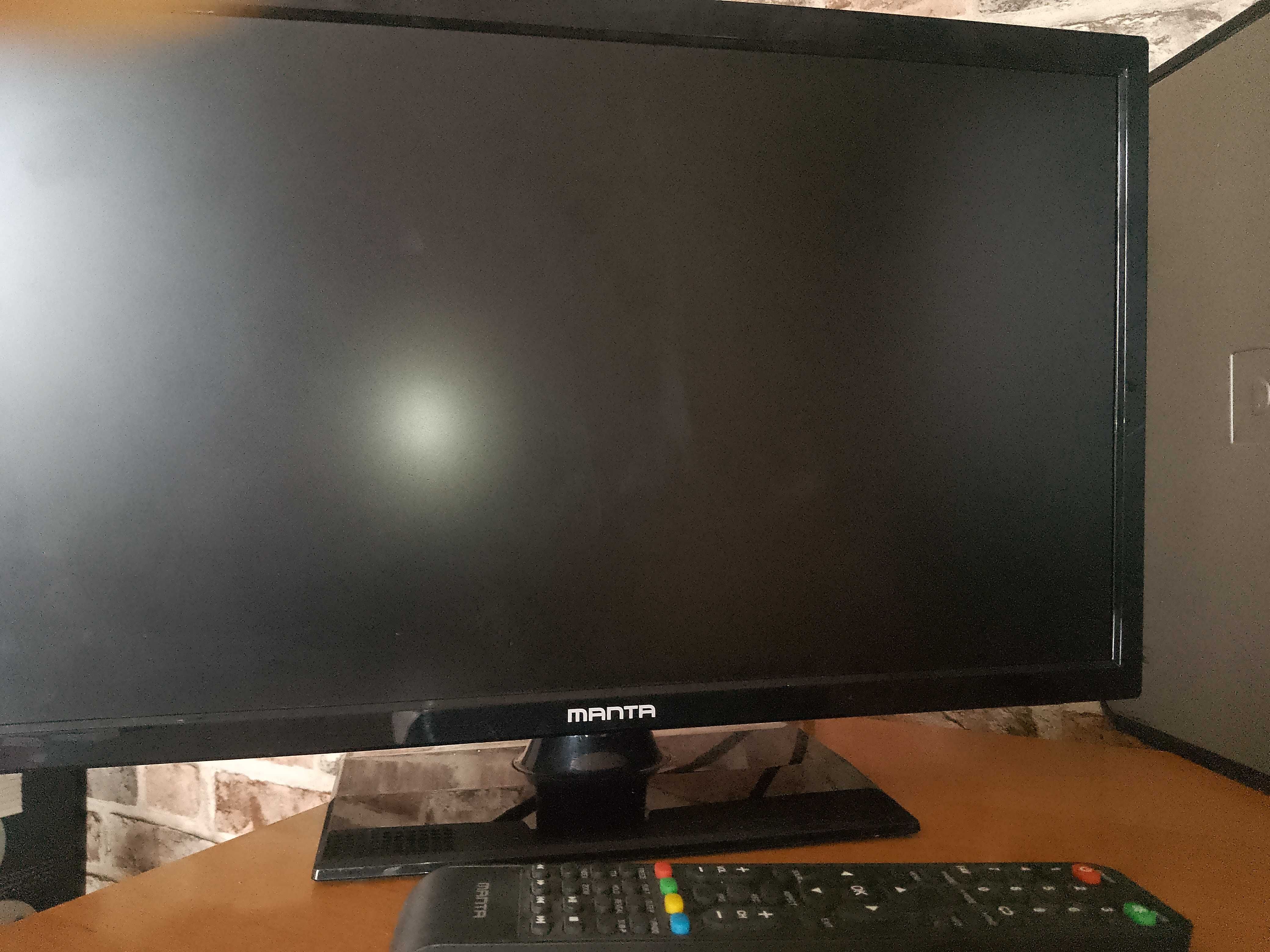Komputer stacjonarny Dell optiplex 780 Pro z monitorem (tv) Manta