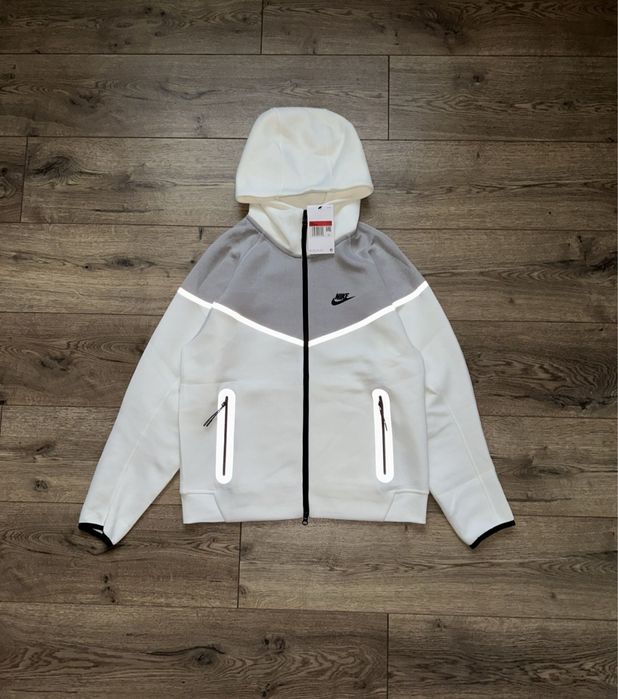 Nike tech fleece reflective