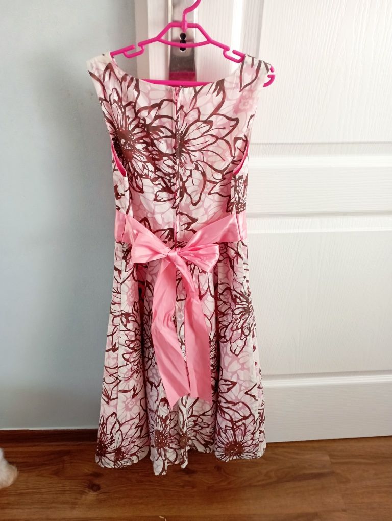 Elegancka sukienka 140 weselna