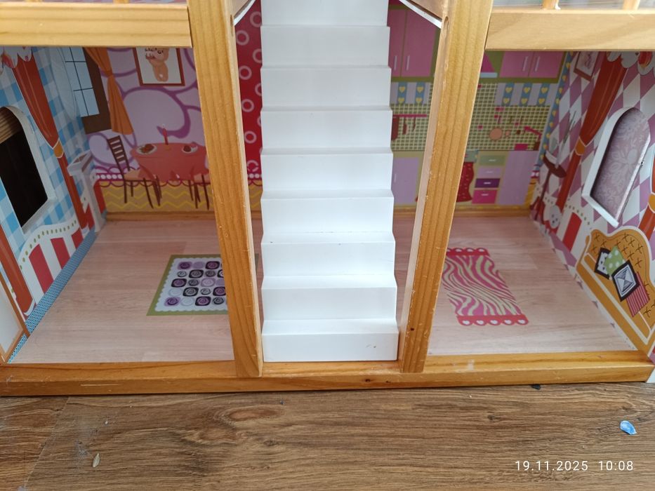 Domek dla lalek drewniany